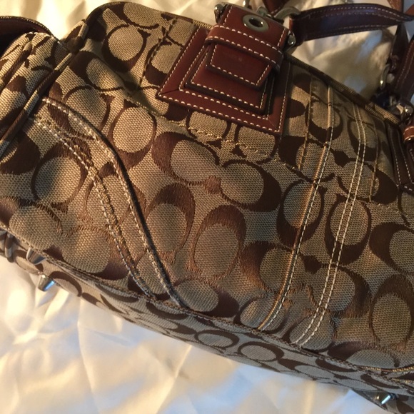 *Authentic* Coach Handbag - Picture 6 of 8